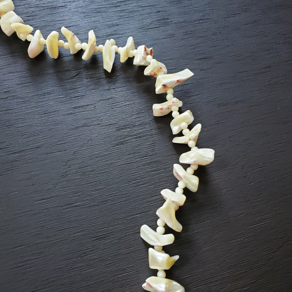 Vintage 36" Mother Of Pearl Shell Necklace - Picture 4 of 6